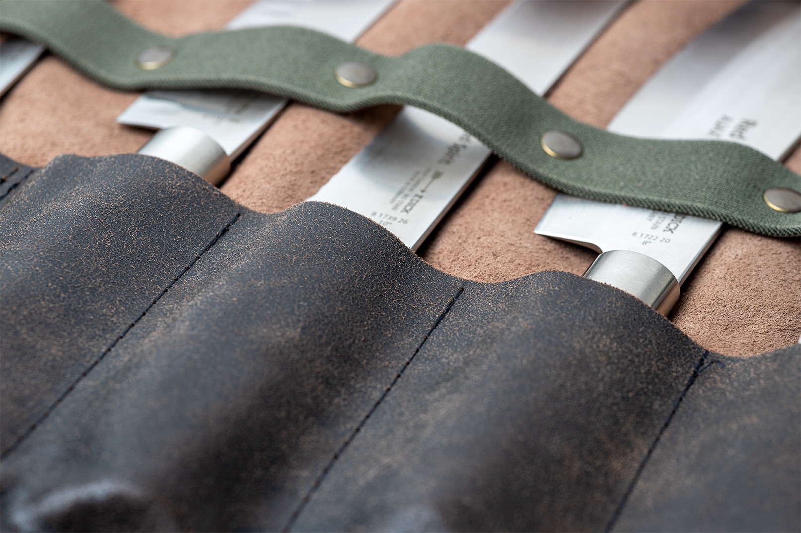 Messertasche mit Klettverschluss | Antikleder | braun